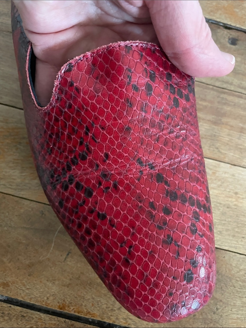 L’intervalle red and black snake skin print leather pumps- size 38/7.5 - Picture 10 of 12